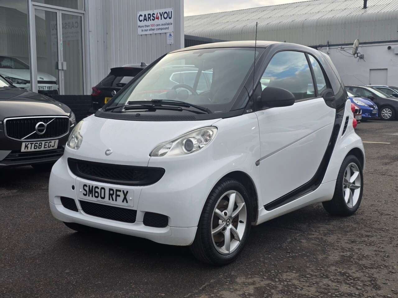 A 2011 SMART FORTWO 1.0 MHD Pulse Coupe 2dr Petrol SoftTouch Euro 5 (s/s) (71 bhp) A 2011 SMART FORTWO 1.0 MHD Pulse Coupe 2dr Petrol SoftTouch Euro 5 (s/s) (71 bhp)
