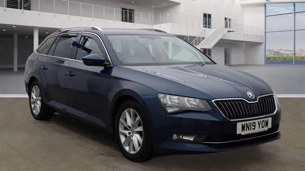 A 2019 SKODA SUPERB 2.0 TDI SE Technology Estate 5dr Diesel DSG Euro 6 (s/s) (150 ps) A 2019 SKODA SUPERB 2.0 TDI SE Technology Estate 5dr Diesel DSG Euro 6 (s/s) (150 ps)