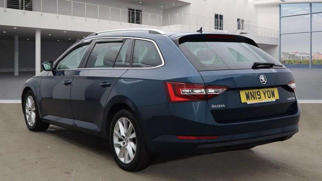 A 2019 SKODA SUPERB 2.0 TDI SE Technology Estate 5dr Diesel DSG Euro 6 (s/s) (150 ps) A 2019 SKODA SUPERB 2.0 TDI SE Technology Estate 5dr Diesel DSG Euro 6 (s/s) (150 ps)