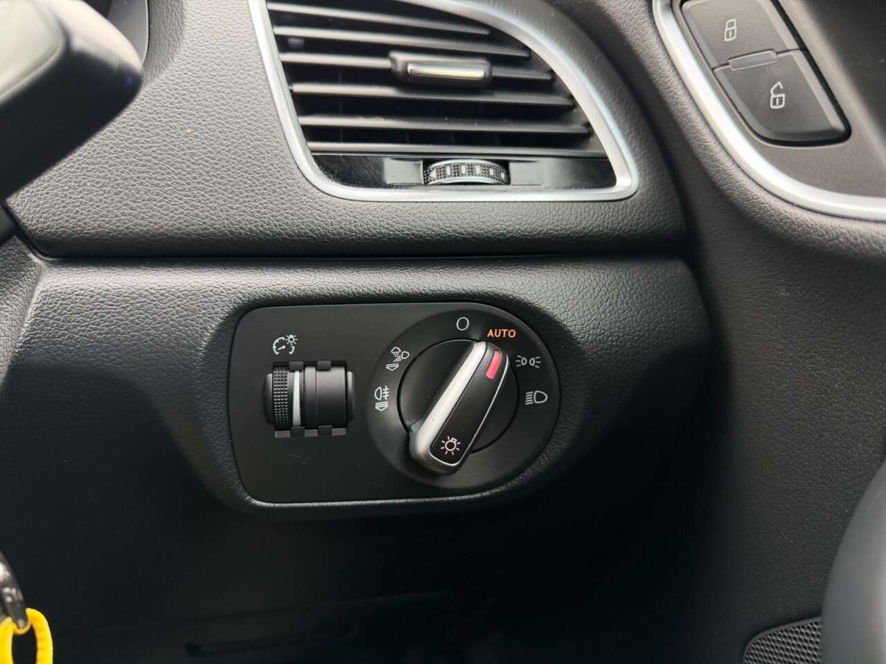 2015 AUDI Q3 2015 AUDI Q3