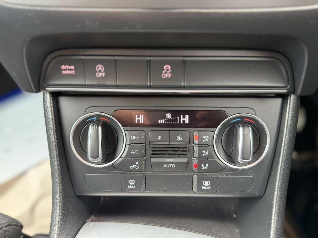 2015 AUDI Q3 2015 AUDI Q3