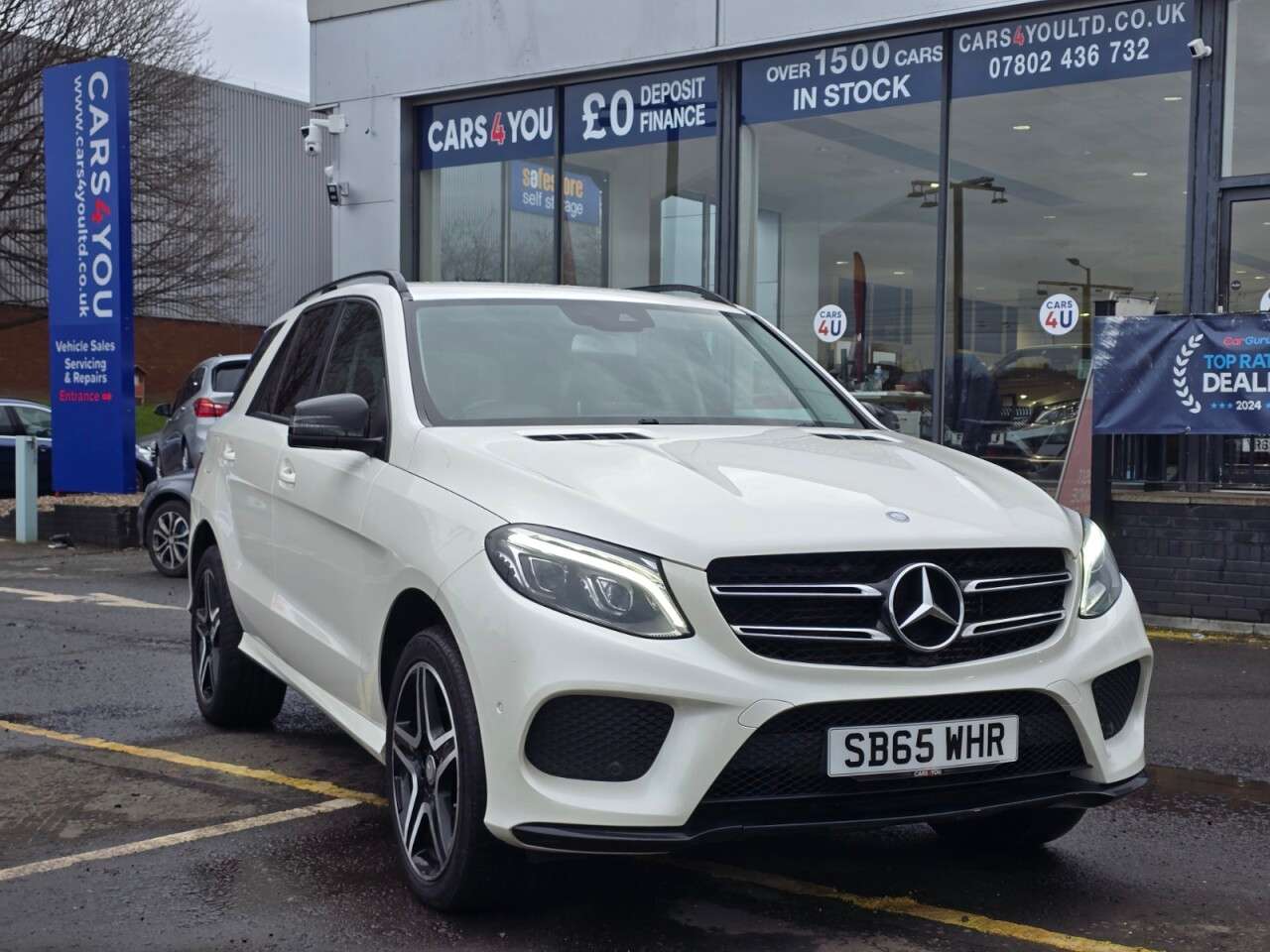 A 2015 MERCEDES-BENZ GLE 2.1 GLE250d AMG Line SUV 5dr Diesel G-Tronic 4MATIC Euro 6 (s/s) (204 ps) A 2015 MERCEDES-BENZ GLE 2.1 GLE250d AMG Line SUV 5dr Diesel G-Tronic 4MATIC Euro 6 (s/s) (204 ps)