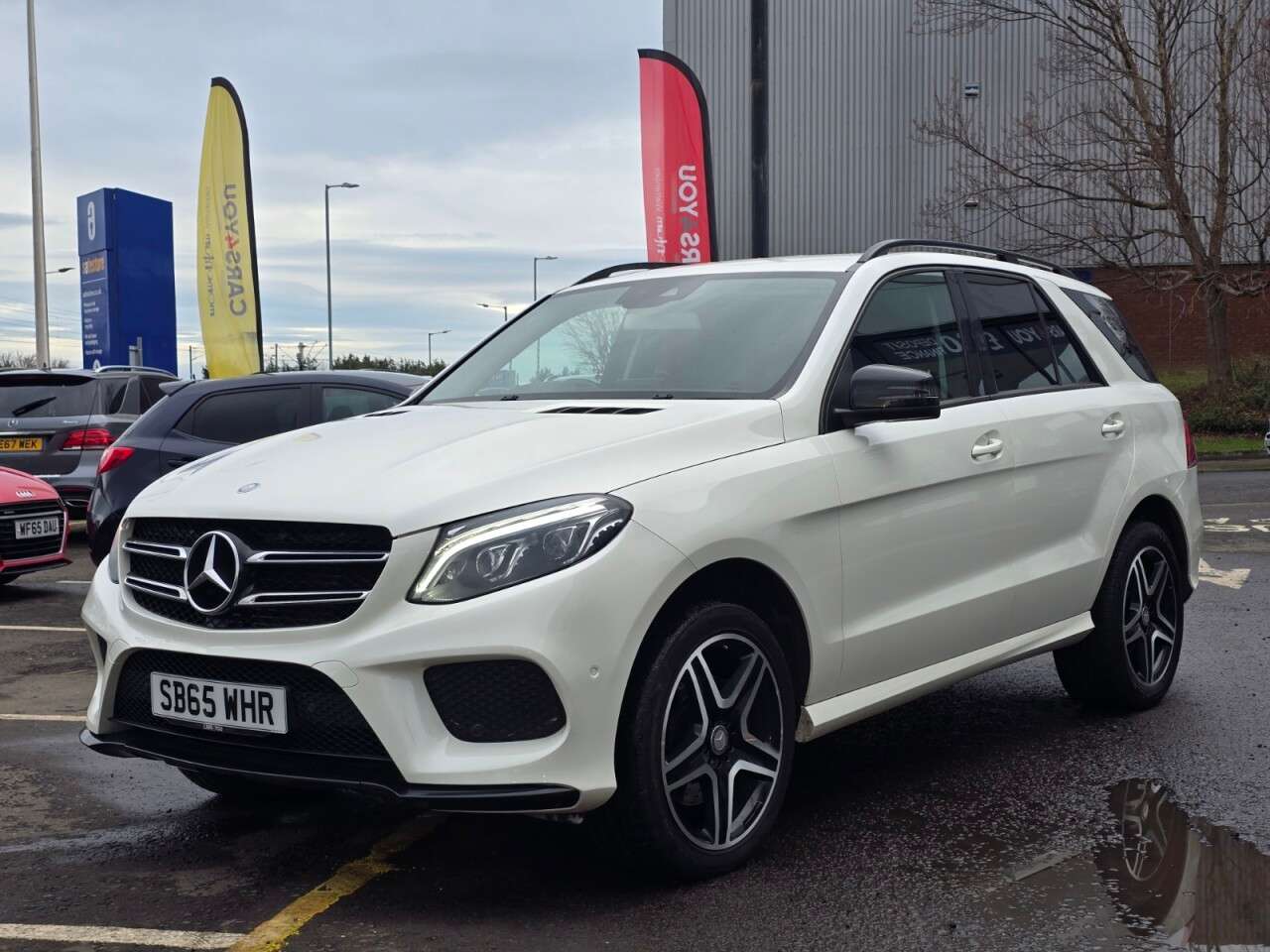 A 2015 MERCEDES-BENZ GLE 2.1 GLE250d AMG Line SUV 5dr Diesel G-Tronic 4MATIC Euro 6 (s/s) (204 ps) A 2015 MERCEDES-BENZ GLE 2.1 GLE250d AMG Line SUV 5dr Diesel G-Tronic 4MATIC Euro 6 (s/s) (204 ps)
