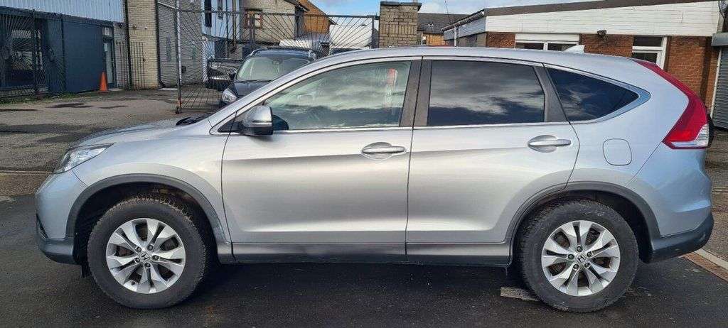 A 2013 HONDA CR-V 2.2 i-DTEC SE SUV 5dr Diesel Auto 4WD Euro 5 (150 ps) A 2013 HONDA CR-V 2.2 i-DTEC SE SUV 5dr Diesel Auto 4WD Euro 5 (150 ps)