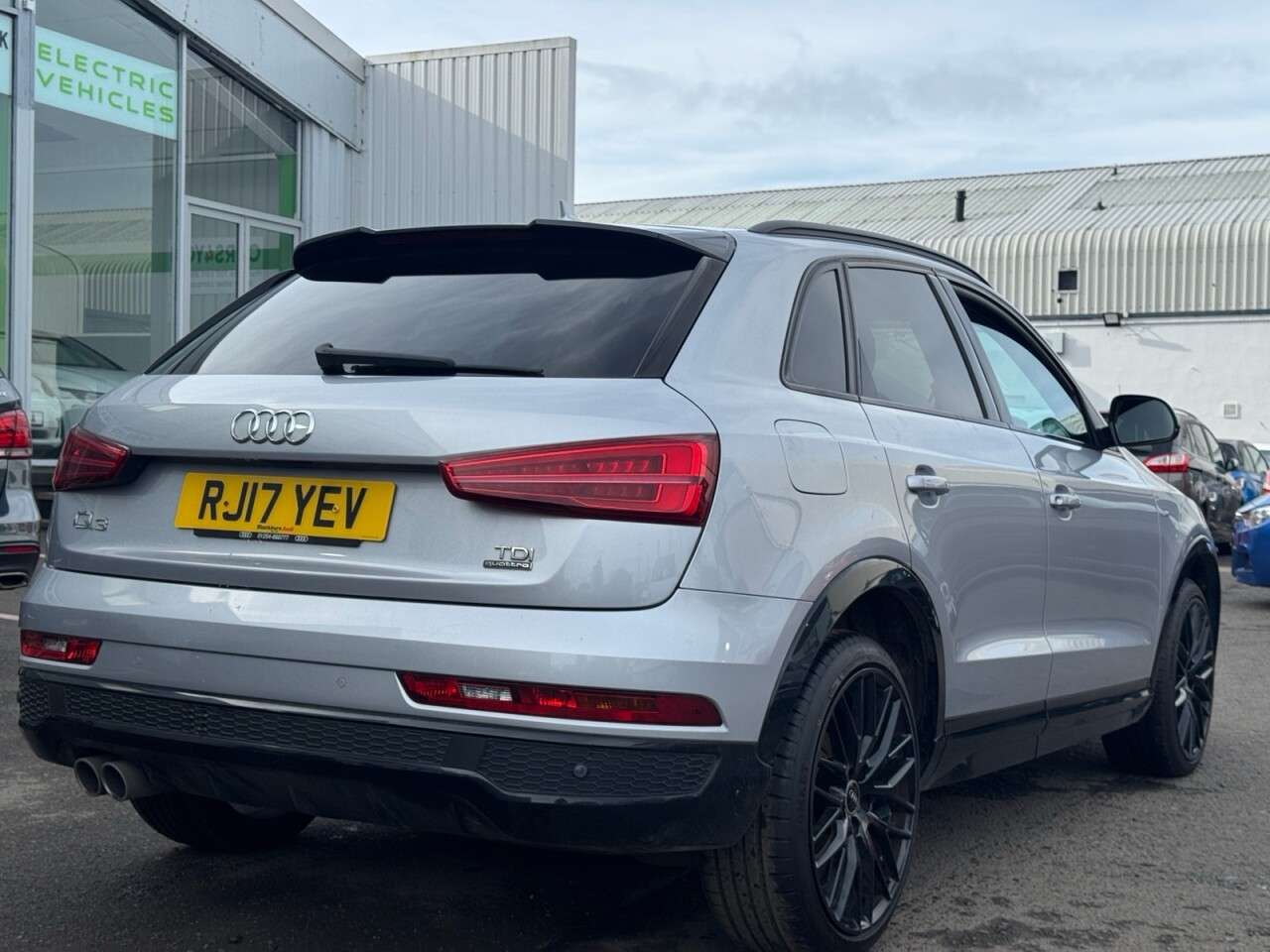 A 2017 AUDI Q3 2.0 TDI Black Edition SUV 5dr Diesel S Tronic quattro Euro 6 (s/s) (184 ps) A 2017 AUDI Q3 2.0 TDI Black Edition SUV 5dr Diesel S Tronic quattro Euro 6 (s/s) (184 ps)