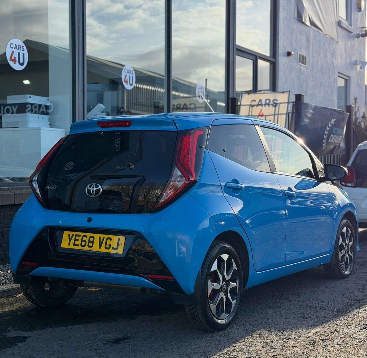 A 2018 TOYOTA AYGO 1.0 VVT-i x-plore Hatchback 5dr Petrol Manual Euro 6 (71 ps) A 2018 TOYOTA AYGO 1.0 VVT-i x-plore Hatchback 5dr Petrol Manual Euro 6 (71 ps)