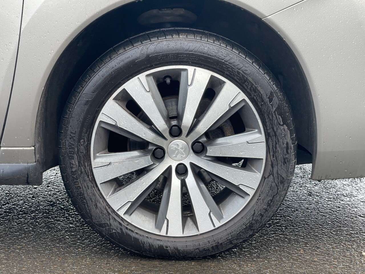 2017 PEUGEOT 3008 2017 PEUGEOT 3008