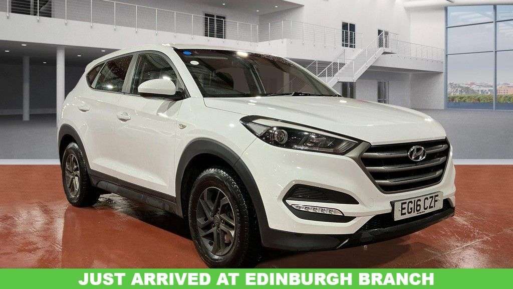 A 2016 HYUNDAI TUCSON 1.6 GDi Blue Drive S SUV 5dr Petrol Manual Euro 6 (s/s) (132 ps) A 2016 HYUNDAI TUCSON 1.6 GDi Blue Drive S SUV 5dr Petrol Manual Euro 6 (s/s) (132 ps)
