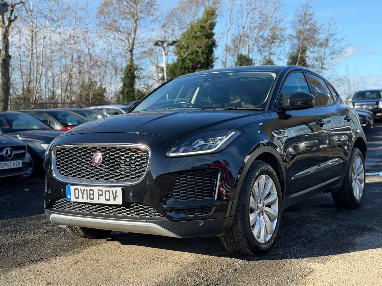A 2018 JAGUAR E-PACE 2.0 D180 SE SUV 5dr Diesel Auto AWD Euro 6 (s/s) (180 ps) BACK CAMERA+4 WAY A 2018 JAGUAR E-PACE 2.0 D180 SE SUV 5dr Diesel Auto AWD Euro 6 (s/s) (180 ps) BACK CAMERA+4 WAY