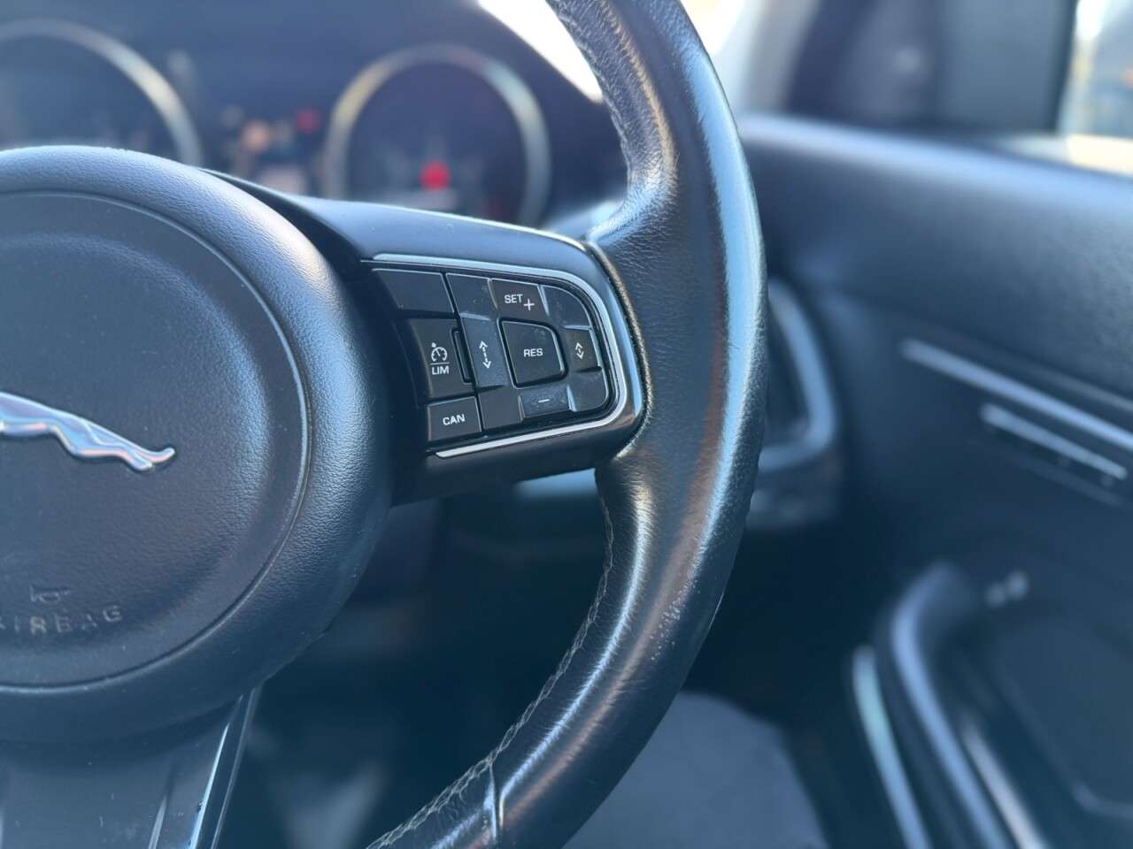 2018 JAGUAR E-PACE 2018 JAGUAR E-PACE