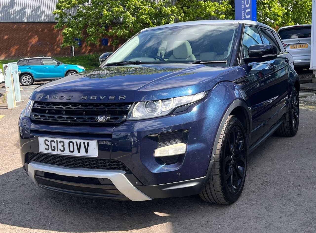 A 2013 LAND ROVER RANGE ROVER EVOQUE 2.2 SD4 Dynamic SUV 5dr Diesel Auto 4WD Euro 5 (190 ps) A 2013 LAND ROVER RANGE ROVER EVOQUE 2.2 SD4 Dynamic SUV 5dr Diesel Auto 4WD Euro 5 (190 ps)