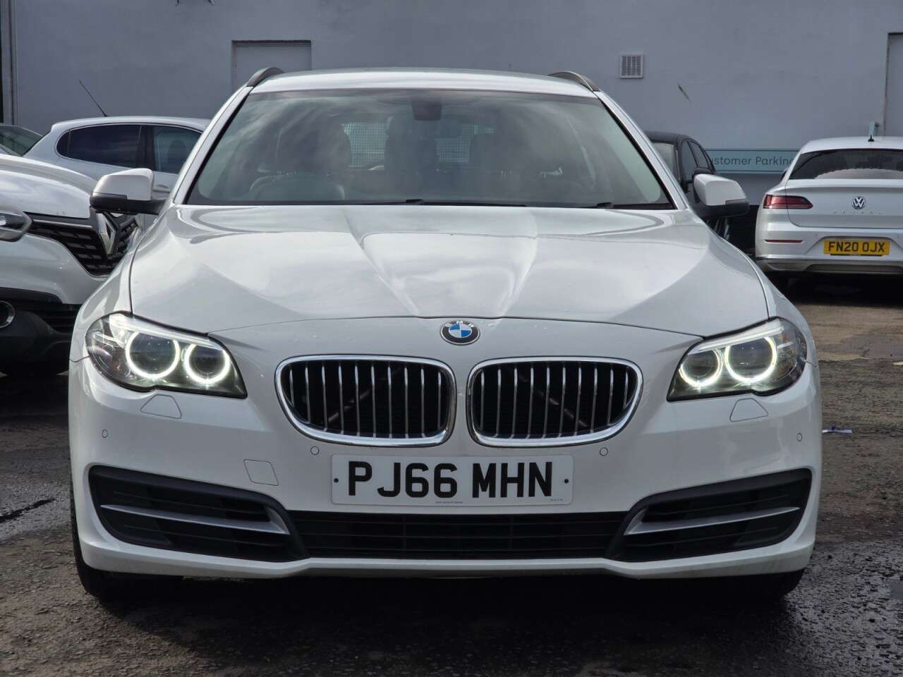 A 2016 BMW 5 SERIES 2.0 520d SE Touring 5dr Diesel Auto Euro 6 (s/s) (190 ps) A 2016 BMW 5 SERIES 2.0 520d SE Touring 5dr Diesel Auto Euro 6 (s/s) (190 ps)