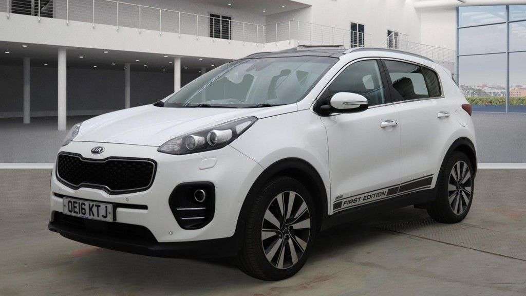 A 2016 KIA SPORTAGE 2.0 CRDi First Edition SUV 5dr Diesel Auto AWD Euro 6 (182 bhp) A 2016 KIA SPORTAGE 2.0 CRDi First Edition SUV 5dr Diesel Auto AWD Euro 6 (182 bhp)
