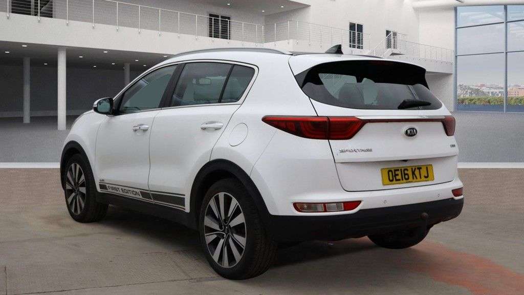 A 2016 KIA SPORTAGE 2.0 CRDi First Edition SUV 5dr Diesel Auto AWD Euro 6 (182 bhp) A 2016 KIA SPORTAGE 2.0 CRDi First Edition SUV 5dr Diesel Auto AWD Euro 6 (182 bhp)