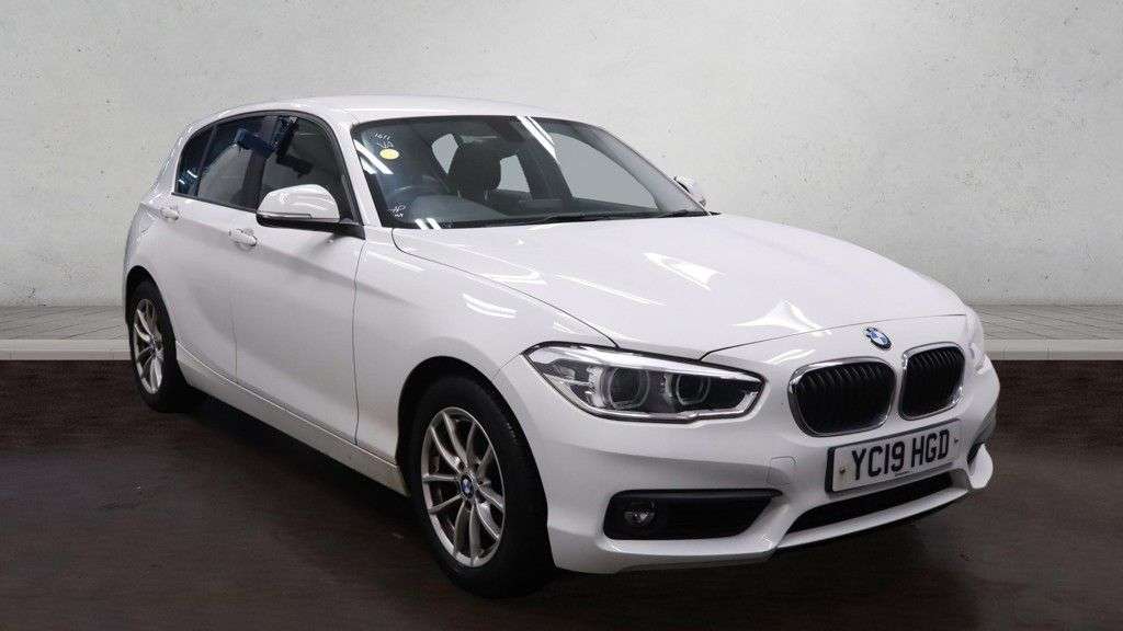 A 2019 BMW 1 SERIES 1.5 118i SE Business Hatchback 5dr Petrol Auto Euro 6 (s/s) (136 ps) KEY LE A 2019 BMW 1 SERIES 1.5 118i SE Business Hatchback 5dr Petrol Auto Euro 6 (s/s) (136 ps) KEY LE