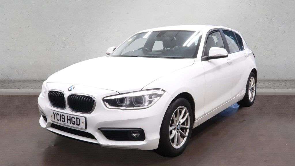 A 2019 BMW 1 SERIES 1.5 118i SE Business Hatchback 5dr Petrol Auto Euro 6 (s/s) (136 ps) KEY LE A 2019 BMW 1 SERIES 1.5 118i SE Business Hatchback 5dr Petrol Auto Euro 6 (s/s) (136 ps) KEY LE