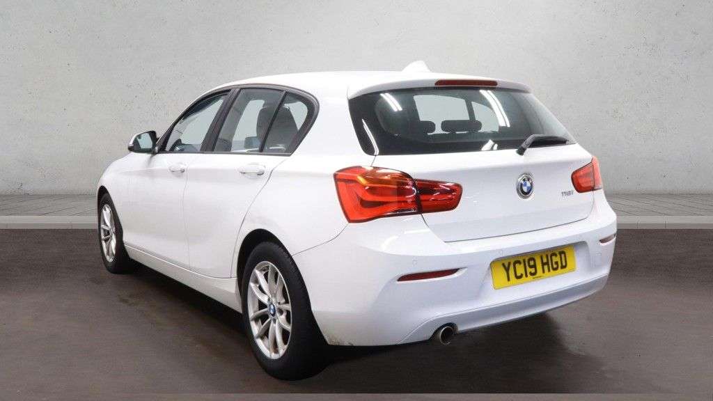 A 2019 BMW 1 SERIES 1.5 118i SE Business Hatchback 5dr Petrol Auto Euro 6 (s/s) (136 ps) KEY LE A 2019 BMW 1 SERIES 1.5 118i SE Business Hatchback 5dr Petrol Auto Euro 6 (s/s) (136 ps) KEY LE