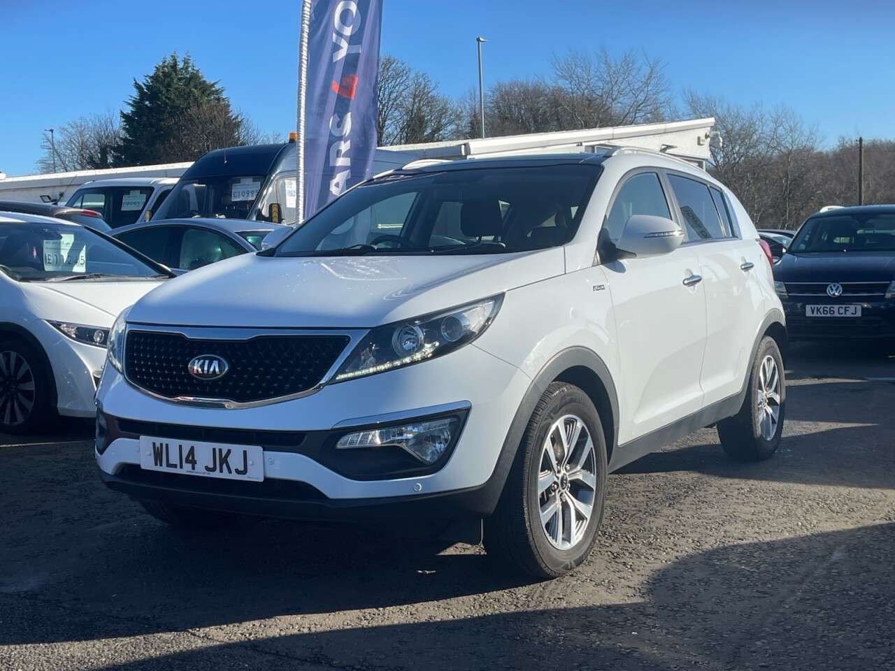 A 2014 KIA SPORTAGE 2.0 CRDi KX-2 SUV 5dr Diesel Auto AWD Euro 5 (134 bhp) SUV A 2014 KIA SPORTAGE 2.0 CRDi KX-2 SUV 5dr Diesel Auto AWD Euro 5 (134 bhp) SUV