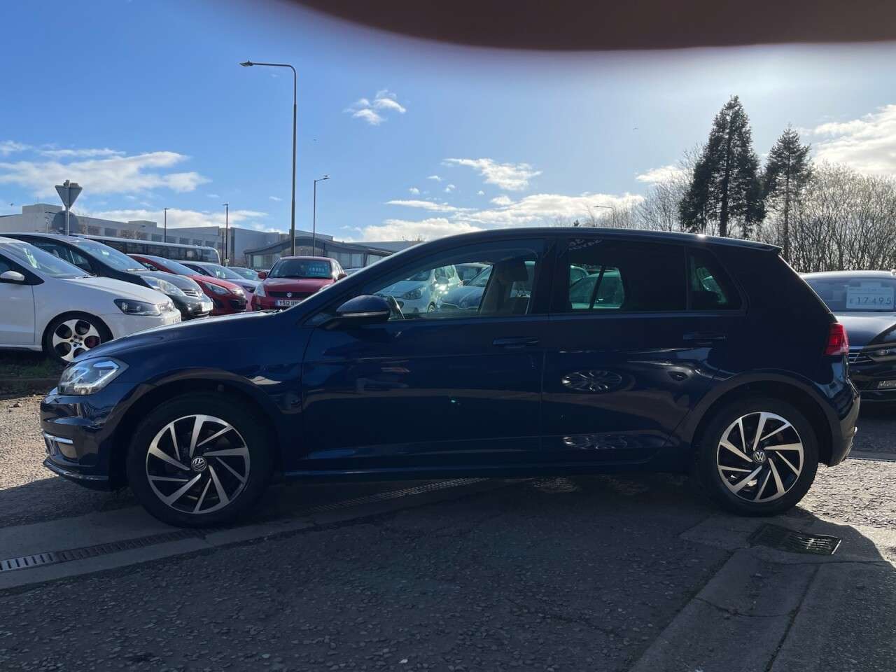 A 2020 VOLKSWAGEN GOLF 2.0 TDI Match Edition Hatchback 5dr Diesel DSG Euro 6 (s/s) (150 ps) A 2020 VOLKSWAGEN GOLF 2.0 TDI Match Edition Hatchback 5dr Diesel DSG Euro 6 (s/s) (150 ps)