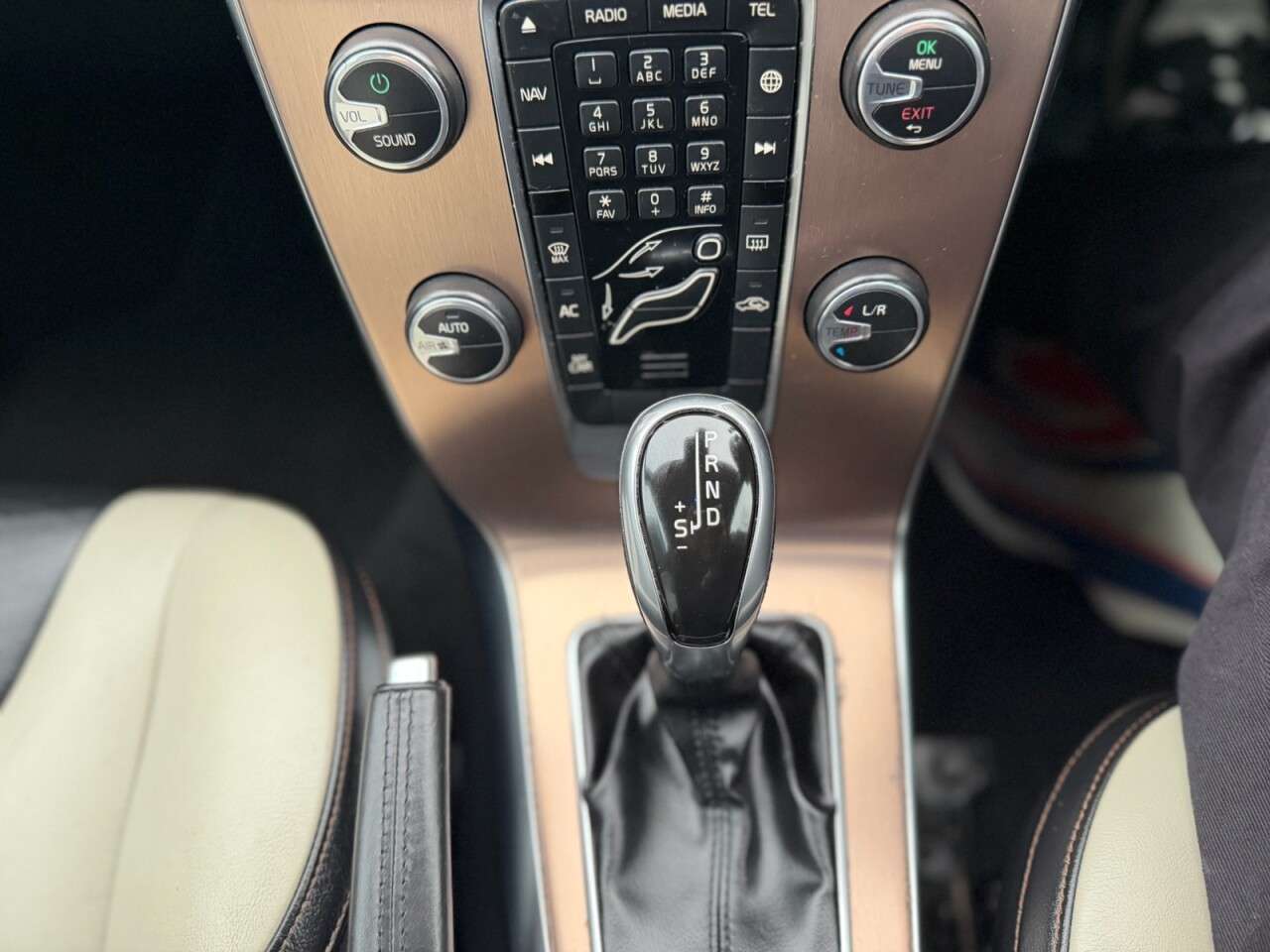 2015 VOLVO V40 CROSS COUNTRY 2015 VOLVO V40 CROSS COUNTRY