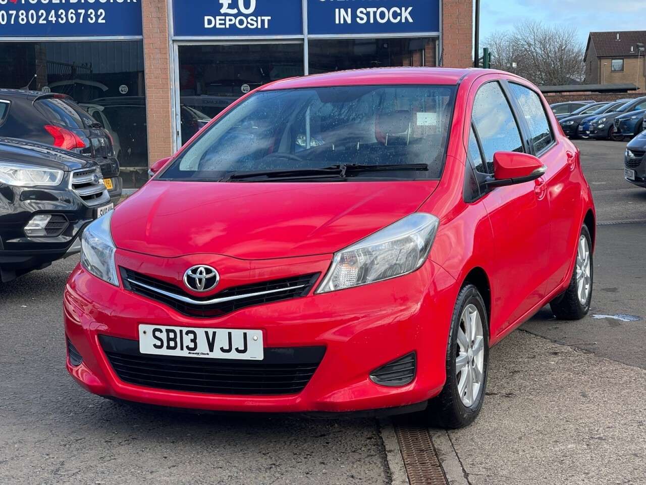 A 2013 TOYOTA YARIS 1.33 Dual VVT-i TR Hatchback 5dr Petrol Multidrive S Euro 5 (101 ps) A 2013 TOYOTA YARIS 1.33 Dual VVT-i TR Hatchback 5dr Petrol Multidrive S Euro 5 (101 ps)