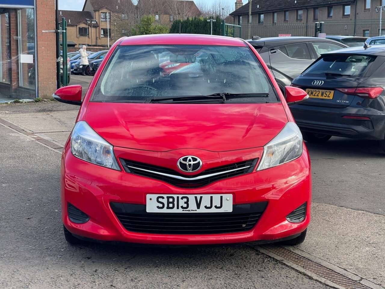 A 2013 TOYOTA YARIS 1.33 Dual VVT-i TR Hatchback 5dr Petrol Multidrive S Euro 5 (101 ps) A 2013 TOYOTA YARIS 1.33 Dual VVT-i TR Hatchback 5dr Petrol Multidrive S Euro 5 (101 ps)