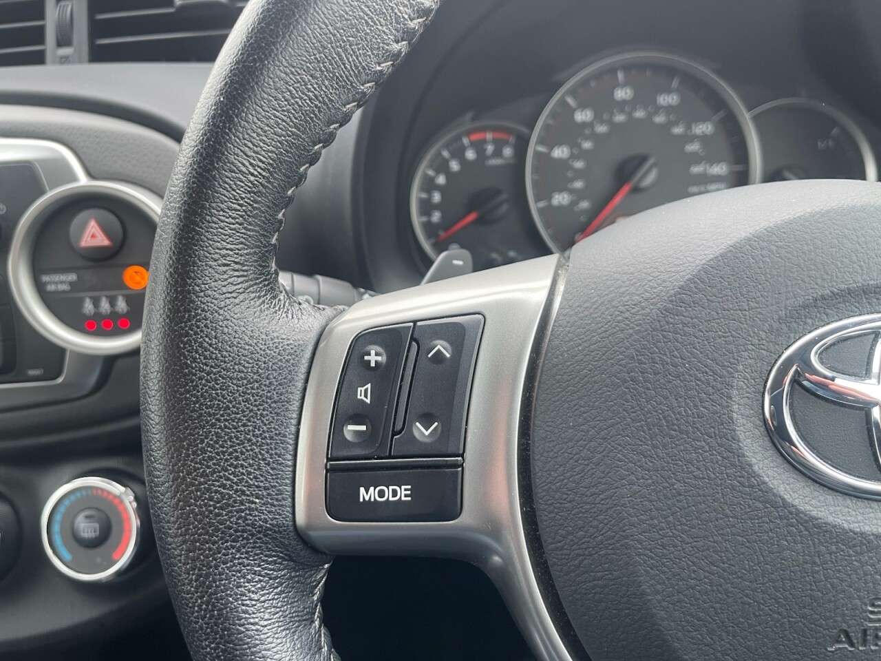 2013 TOYOTA YARIS 2013 TOYOTA YARIS