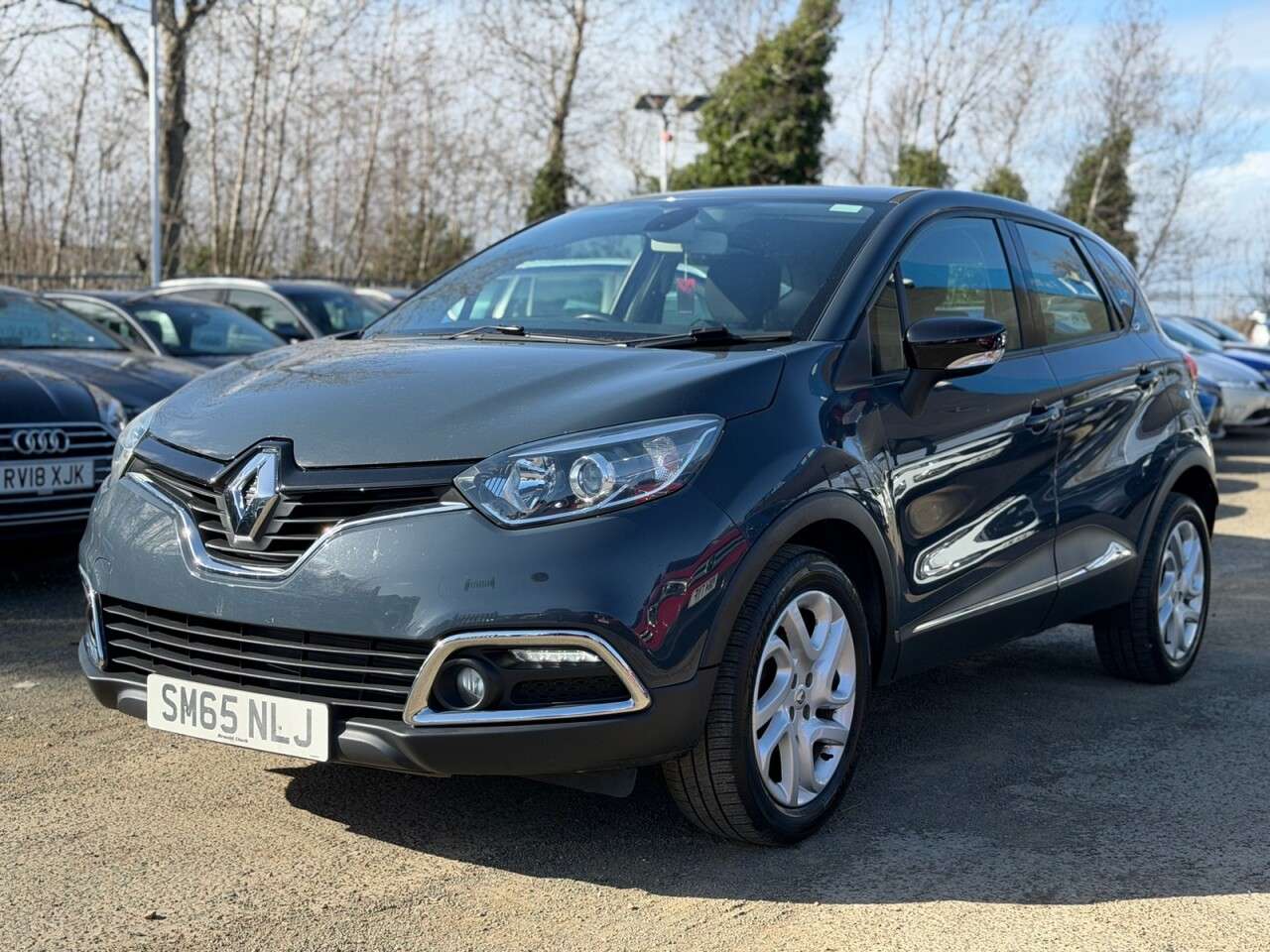 A 2015 RENAULT CAPTUR 0.9 TCe ENERGY Dynamique Nav SUV 5dr Petrol Manual Euro 6 (s/s) (90 ps) A 2015 RENAULT CAPTUR 0.9 TCe ENERGY Dynamique Nav SUV 5dr Petrol Manual Euro 6 (s/s) (90 ps)