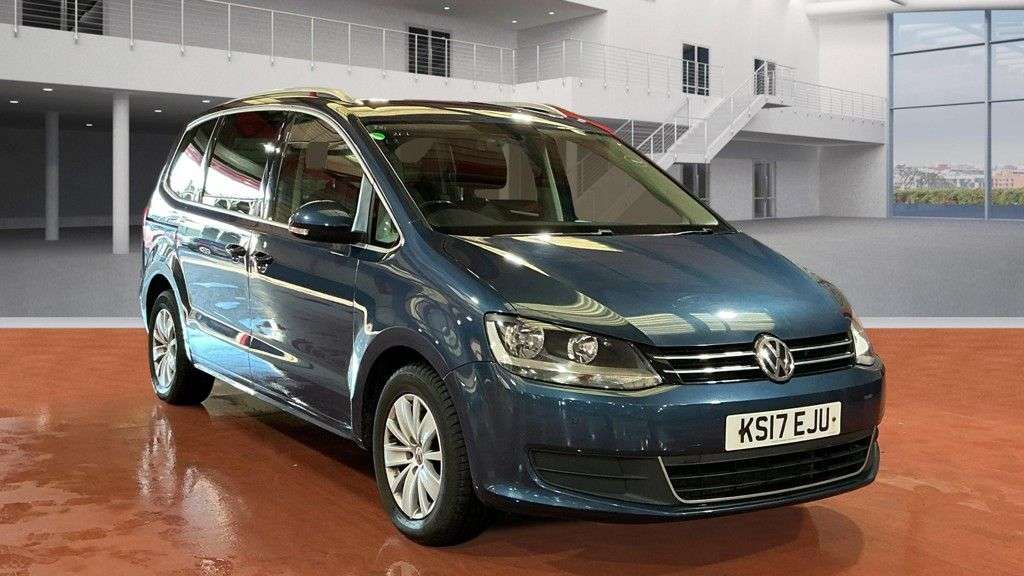 A 2017 VOLKSWAGEN SHARAN 2.0 TDI BlueMotion Tech SE Nav MPV 5dr Diesel DSG Euro 6 (s/s) (150 ps) A 2017 VOLKSWAGEN SHARAN 2.0 TDI BlueMotion Tech SE Nav MPV 5dr Diesel DSG Euro 6 (s/s) (150 ps)