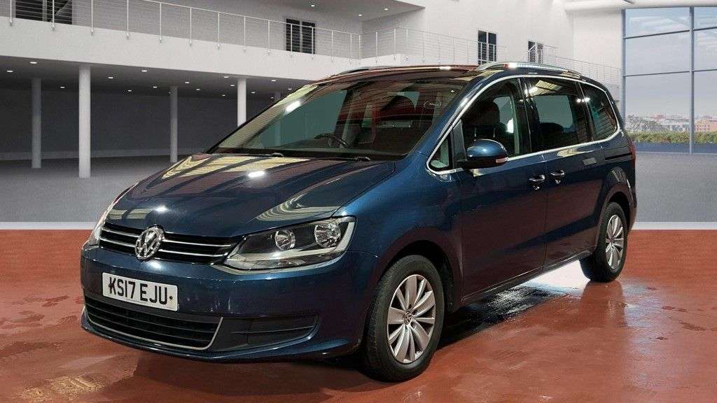 A 2017 VOLKSWAGEN SHARAN 2.0 TDI BlueMotion Tech SE Nav MPV 5dr Diesel DSG Euro 6 (s/s) (150 ps) A 2017 VOLKSWAGEN SHARAN 2.0 TDI BlueMotion Tech SE Nav MPV 5dr Diesel DSG Euro 6 (s/s) (150 ps)