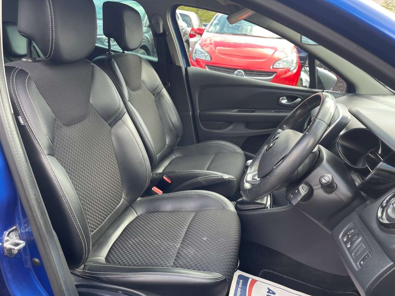 2018 RENAULT CLIO 2018 RENAULT CLIO