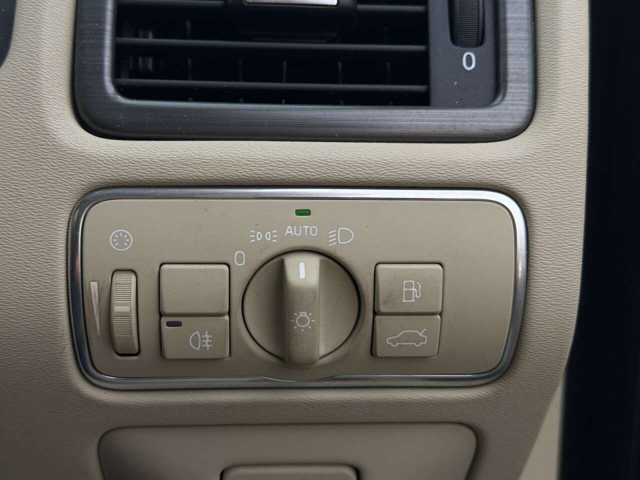 2016 VOLVO XC70 2016 VOLVO XC70