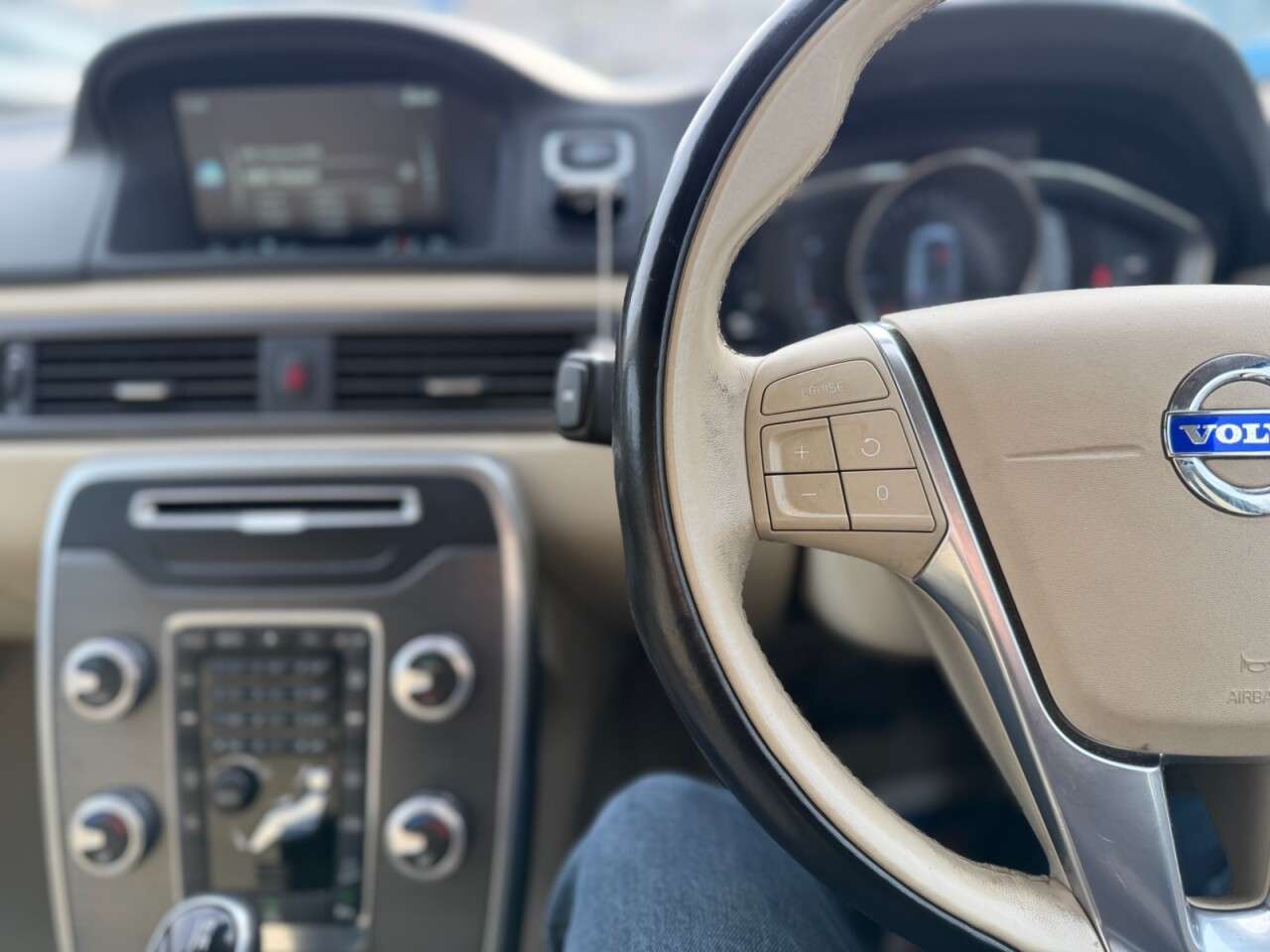 2016 VOLVO XC70 2016 VOLVO XC70