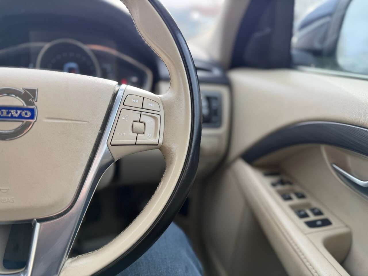 2016 VOLVO XC70 2016 VOLVO XC70