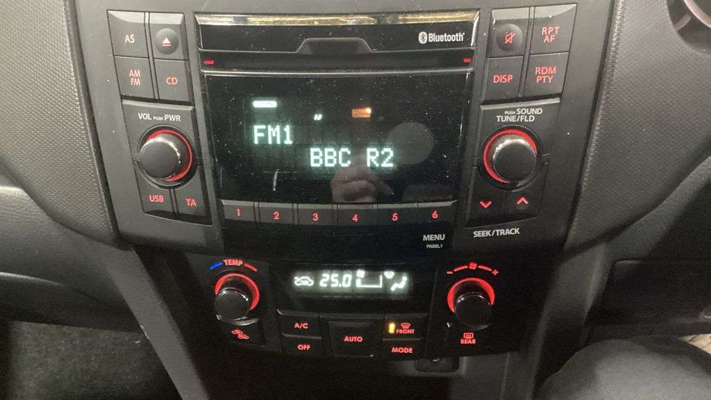 2012 SUZUKI SWIFT 2012 SUZUKI SWIFT