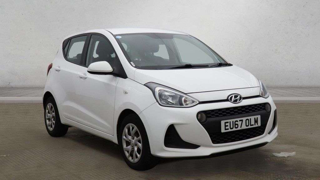 A 2017 HYUNDAI I10 1.2 SE Hatchback 5dr Petrol Auto Euro 6 (87 ps) A 2017 HYUNDAI I10 1.2 SE Hatchback 5dr Petrol Auto Euro 6 (87 ps)