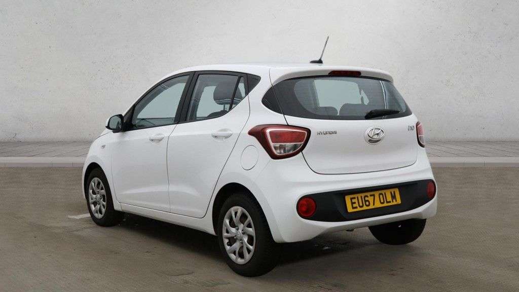 A 2017 HYUNDAI I10 1.2 SE Hatchback 5dr Petrol Auto Euro 6 (87 ps) A 2017 HYUNDAI I10 1.2 SE Hatchback 5dr Petrol Auto Euro 6 (87 ps)