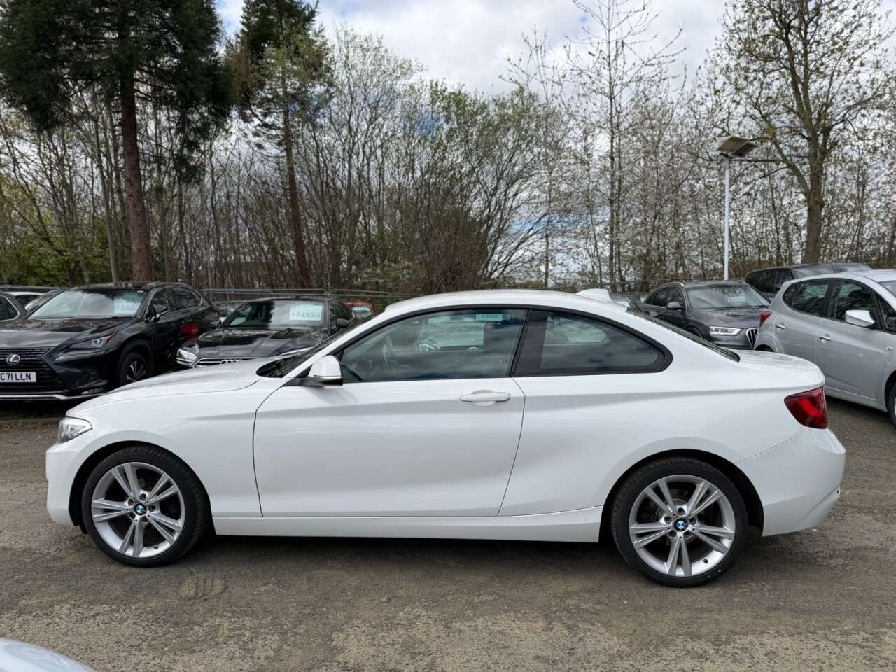 A 2016 BMW 2 SERIES 2.0 218d SE Coupe 2dr Diesel Manual Euro 6 (s/s) (150 ps) A 2016 BMW 2 SERIES 2.0 218d SE Coupe 2dr Diesel Manual Euro 6 (s/s) (150 ps)