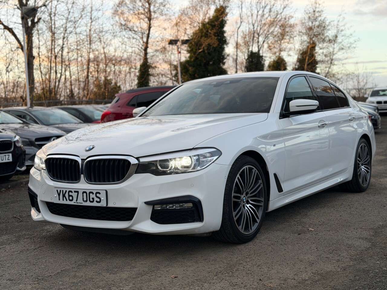 A 2017 BMW 5 SERIES 2.0 520d M Sport Saloon 4dr Diesel Auto Euro 6 (s/s) (190 ps) PRIVACY GLASS A 2017 BMW 5 SERIES 2.0 520d M Sport Saloon 4dr Diesel Auto Euro 6 (s/s) (190 ps) PRIVACY GLASS