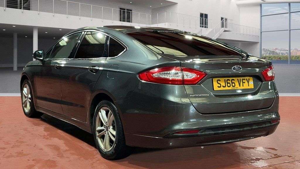A 2016 FORD MONDEO 2.0 TDCi Zetec Hatchback 5dr Diesel Manual Euro 6 (s/s) (150 ps) A 2016 FORD MONDEO 2.0 TDCi Zetec Hatchback 5dr Diesel Manual Euro 6 (s/s) (150 ps)