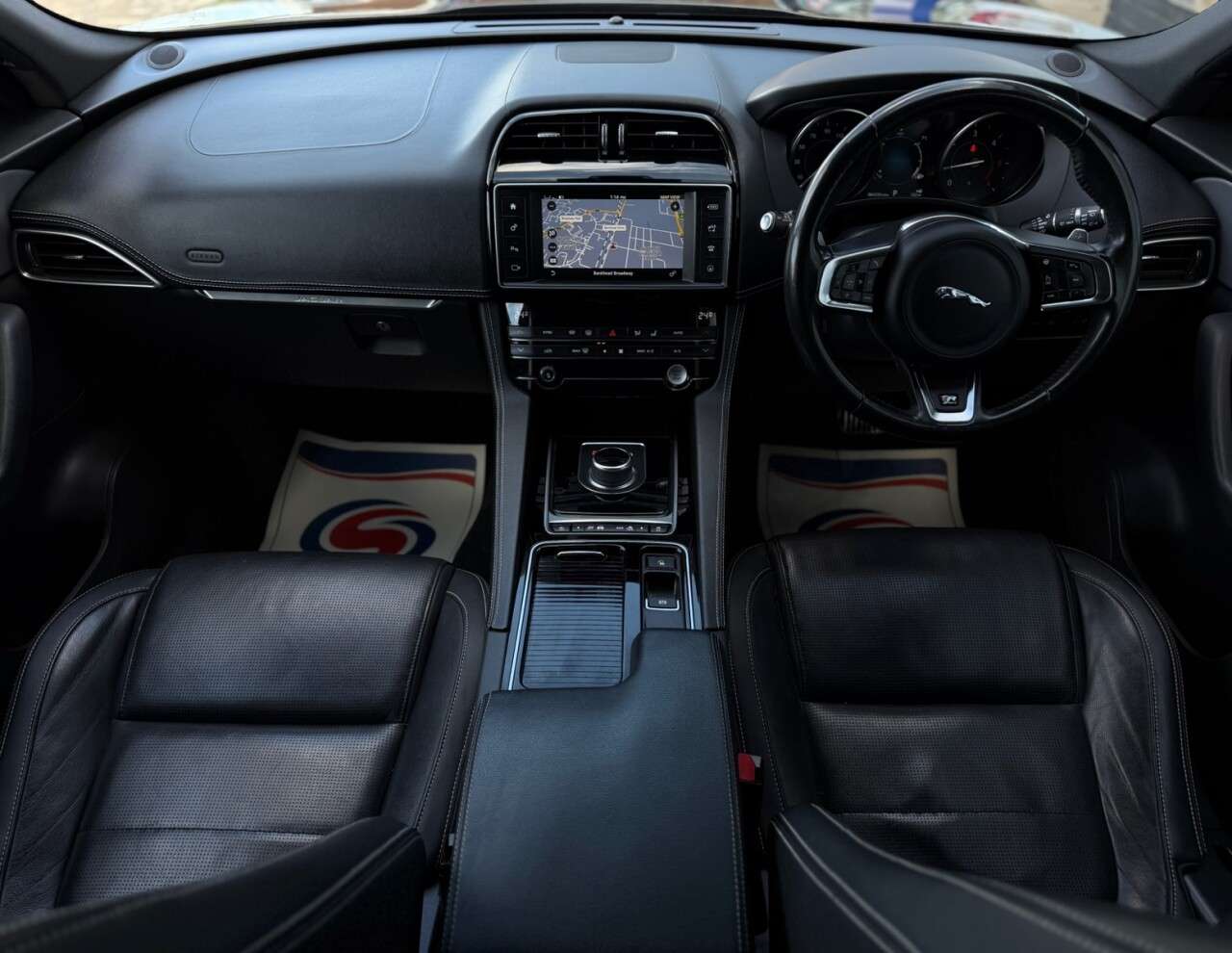 2018 JAGUAR F-PACE 2018 JAGUAR F-PACE