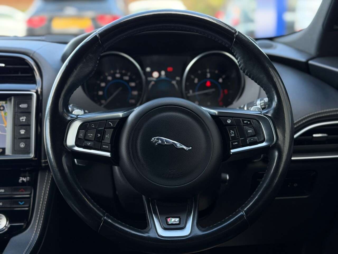 2018 JAGUAR F-PACE 2018 JAGUAR F-PACE