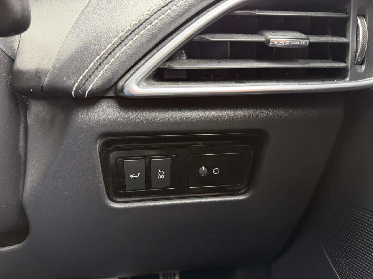 2019 JAGUAR F-PACE 2019 JAGUAR F-PACE