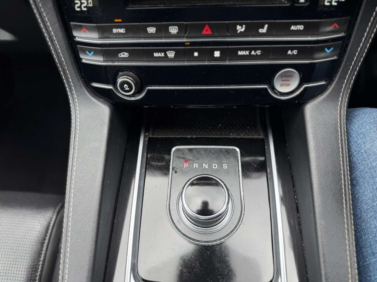 2019 JAGUAR F-PACE 2019 JAGUAR F-PACE