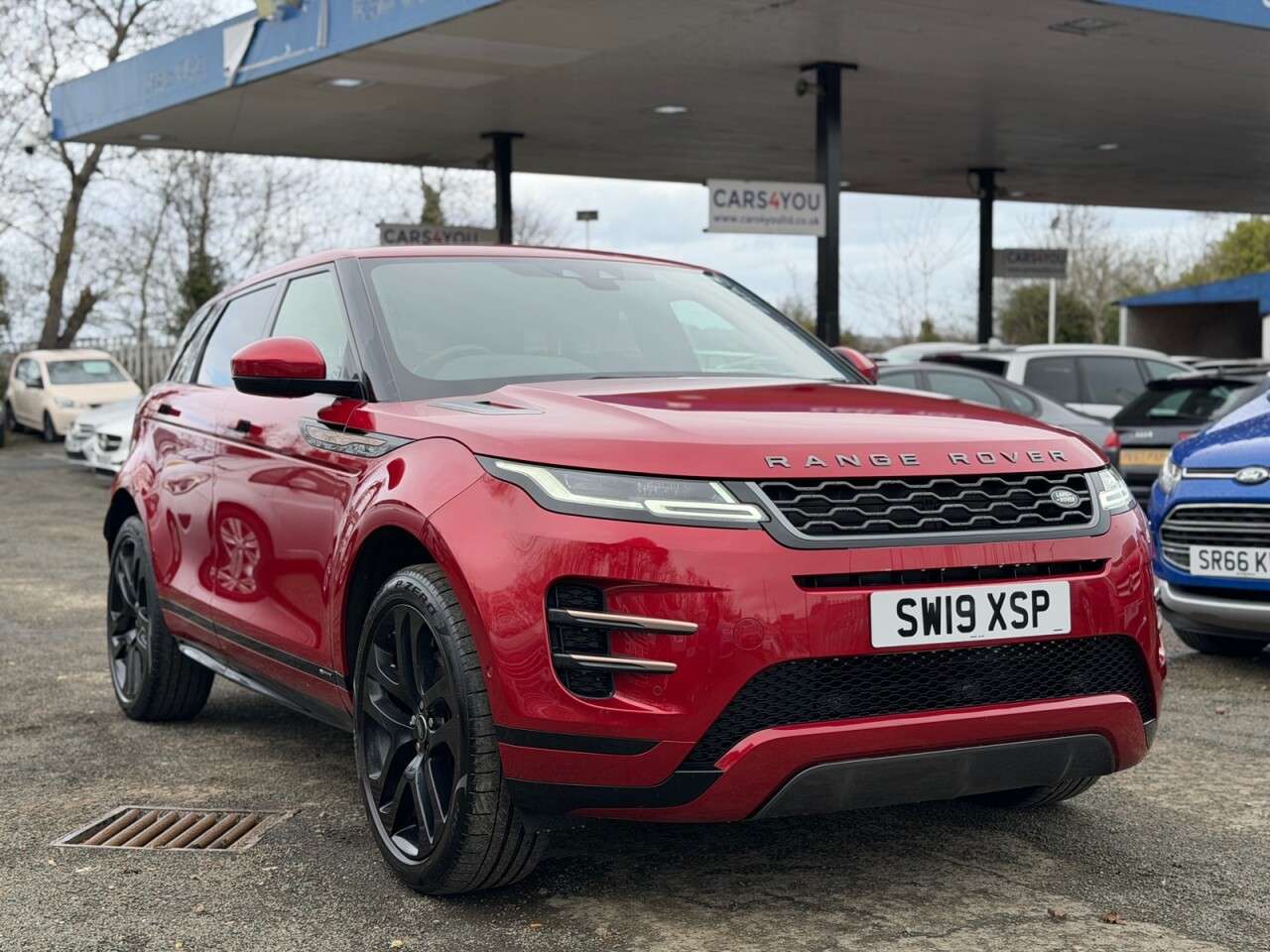 A 2019 LAND ROVER RANGE ROVER EVOQUE 2.0 D180 R-Dynamic SE SUV 5dr Diesel Auto 4WD Euro 6 (s/s) (180 ps) A 2019 LAND ROVER RANGE ROVER EVOQUE 2.0 D180 R-Dynamic SE SUV 5dr Diesel Auto 4WD Euro 6 (s/s) (180 ps)