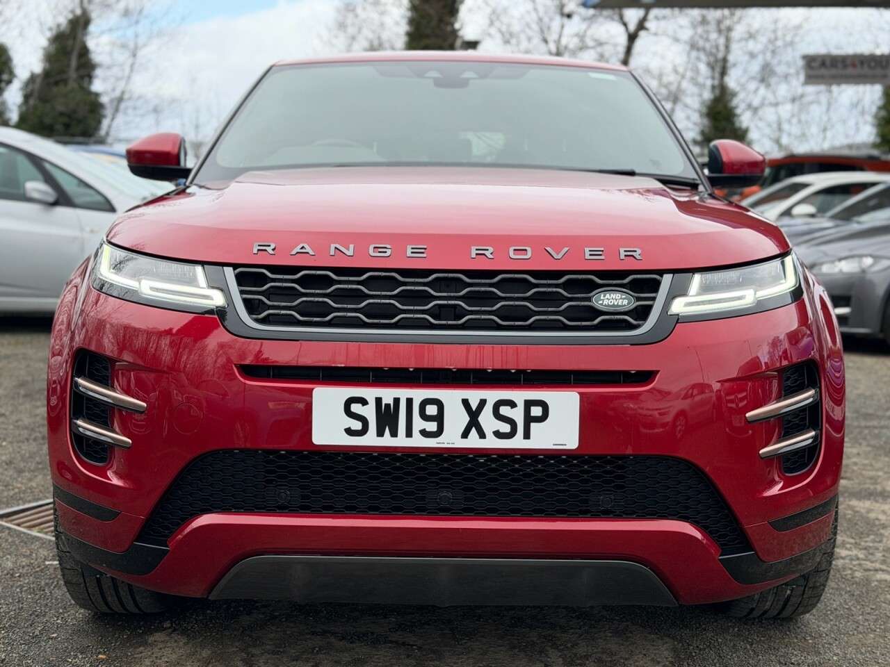 A 2019 LAND ROVER RANGE ROVER EVOQUE 2.0 D180 R-Dynamic SE SUV 5dr Diesel Auto 4WD Euro 6 (s/s) (180 ps) A 2019 LAND ROVER RANGE ROVER EVOQUE 2.0 D180 R-Dynamic SE SUV 5dr Diesel Auto 4WD Euro 6 (s/s) (180 ps)