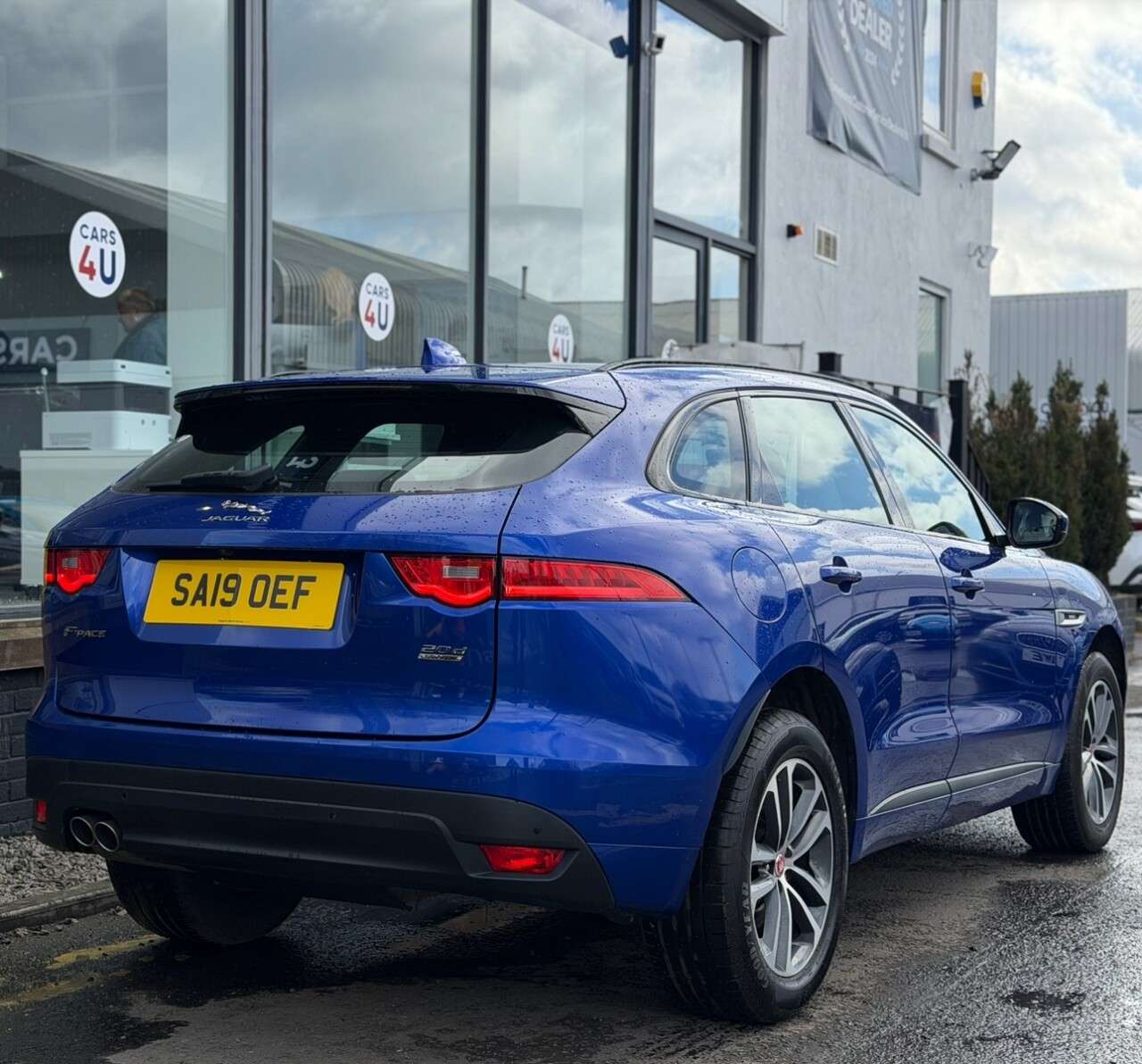 A 2019 JAGUAR F-PACE 2.0 D180 R-Sport SUV 5dr Diesel Auto AWD Euro 6 (s/s) (180 ps) A 2019 JAGUAR F-PACE 2.0 D180 R-Sport SUV 5dr Diesel Auto AWD Euro 6 (s/s) (180 ps)