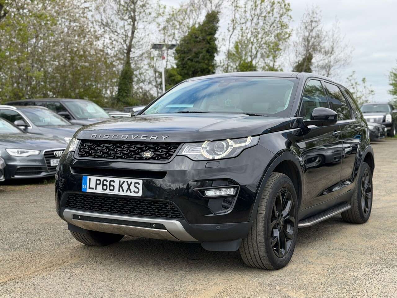 A 2016 LAND ROVER DISCOVERY SPORT 2.0 TD4 HSE SUV 5dr Diesel Auto 4WD Euro 6 (s/s) (180 ps) A 2016 LAND ROVER DISCOVERY SPORT 2.0 TD4 HSE SUV 5dr Diesel Auto 4WD Euro 6 (s/s) (180 ps)
