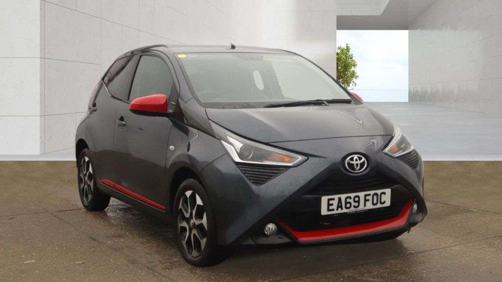 A 2019 TOYOTA AYGO 1.0 VVT-i x-trend Funroof 5dr Petrol x-shift Euro 6 (71 ps) A 2019 TOYOTA AYGO 1.0 VVT-i x-trend Funroof 5dr Petrol x-shift Euro 6 (71 ps)