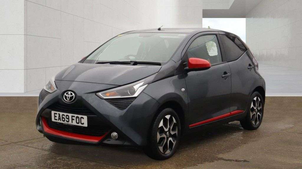 A 2019 TOYOTA AYGO 1.0 VVT-i x-trend Funroof 5dr Petrol x-shift Euro 6 (71 ps) A 2019 TOYOTA AYGO 1.0 VVT-i x-trend Funroof 5dr Petrol x-shift Euro 6 (71 ps)